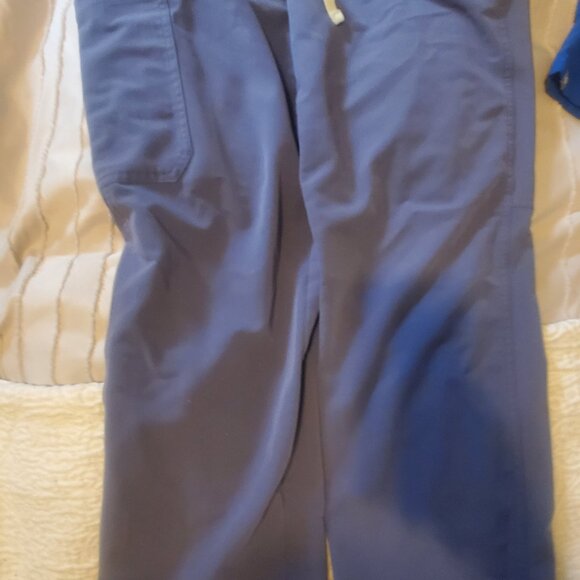 Figs Scrub Set - Picture 3 of 3